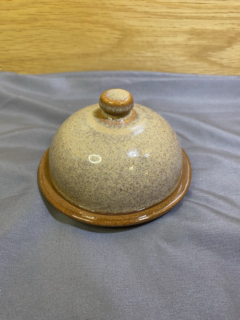 Pottery Lidded Covered Cheese or Butter Dish - Brown & Stone Look - 4 Inch Dia
